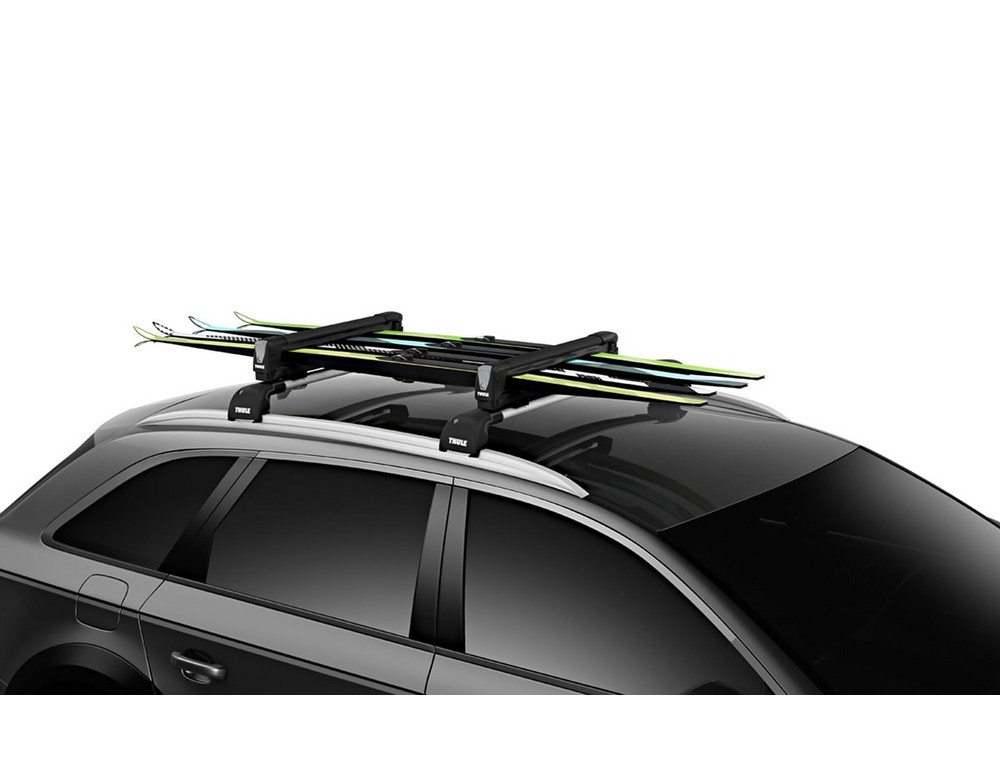 Беговые лыжи на черном багажнике Thule SnowPack M