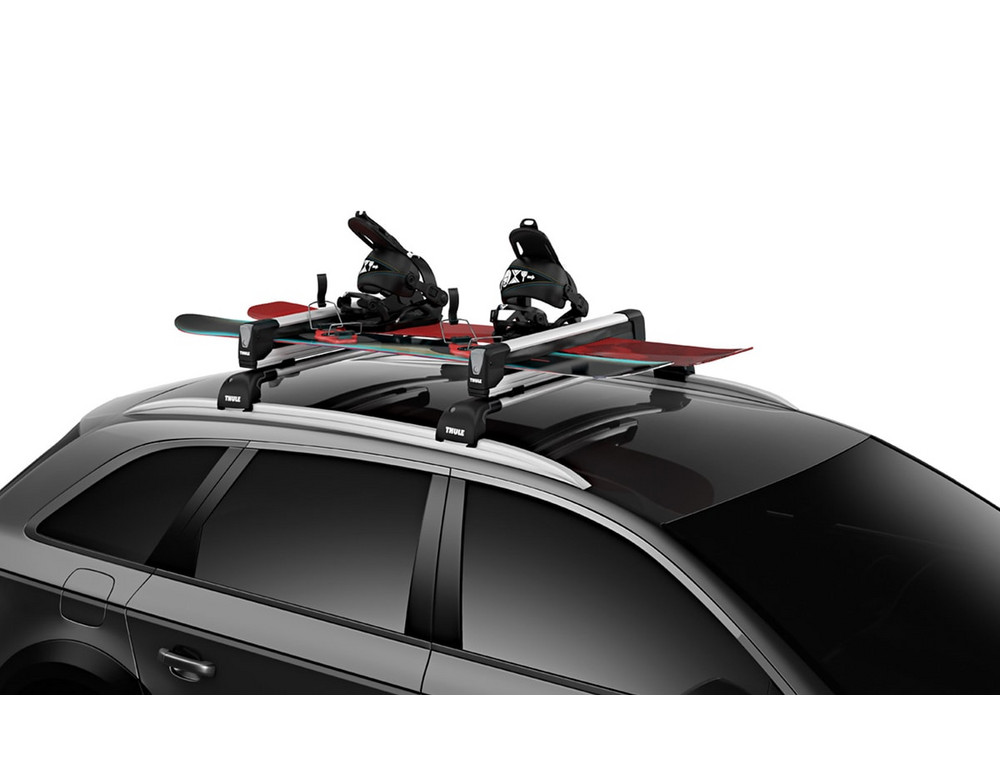 Сноуборд на креплении Thule SnowPack Extender