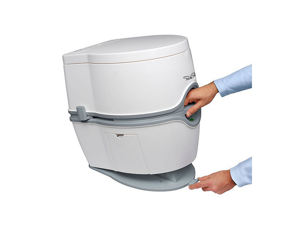 Съем бака у туалета Thetford Porta Potti 565 P
