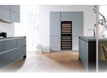 Винный шкаф Dunavox DX-181 490DBK на кухне