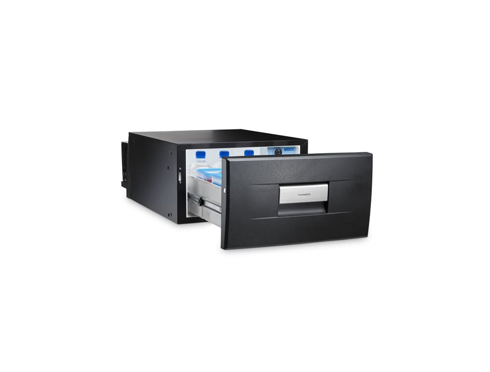 Черный автохолодильник с водой Dometic CoolMatic CD 30