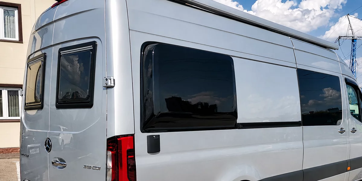Окна автодома Mercedes Sprinter