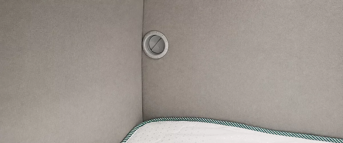 Потолочная отделка в автодоме Mercedes-Benz Sprinter Sibir 4×4
