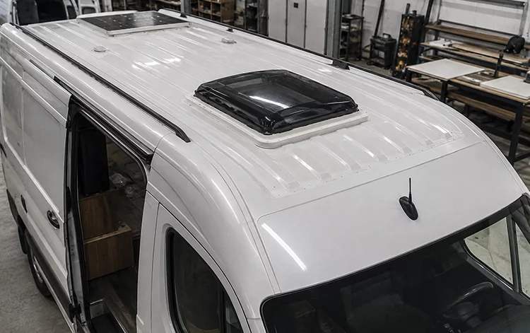 Mercedes-Benz Sprinter, Volkswagen Crafter, Ford Transit