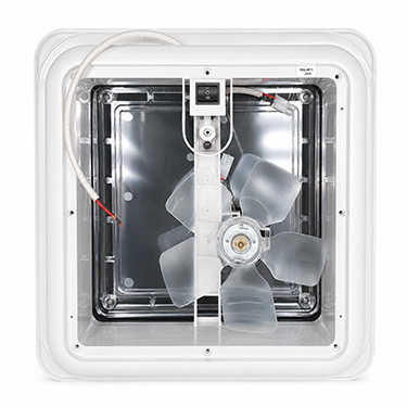 Открытый люк Fiamma Vent XXL